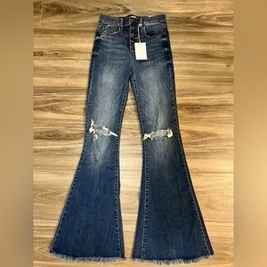 Sneak Peek Flare Women’s Jeans Size 7/28